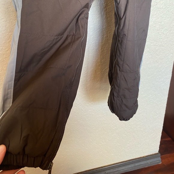 Snow Bibs with front pocket and leg zip - Picture 4 of 8